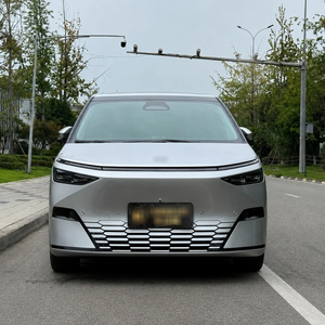 Auto Eléctrico Usado XPENG X9 702 Max MPV 2024, 7 Asientos, Suspensión Neumática, Venta al Por Mayor Usado de China - Product Image 2