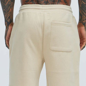 Confort, style et fonctionnalité : shorts respirants pour hommes, conçus pour l'été, alliant tenue décontractée et matériaux légers. - Product Image 6