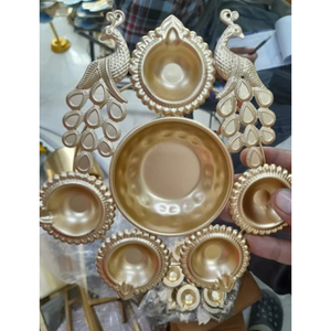 Tres portavelas dorados con forma de loto - Product Image 5