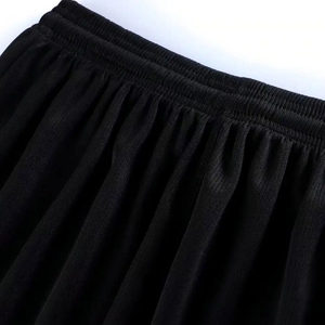 Ensemble d'uniformes de football personnalisés de qualité supérieure, designs uniques, maillots de football de haute qualité pour adultes, respirants et personnalisables avec nom et numéro. - Product Image 2