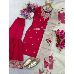 Hermoso Salwar Kameez de poliéster para fiestas con top, sarara y dupatta, adornado con trabajo de moti. - Product Image 4