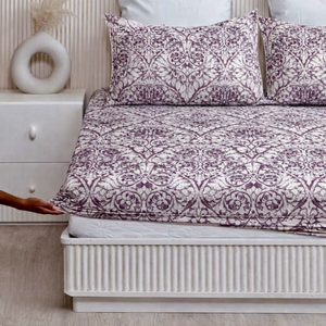 ชุดผ้าปูที่นอนผ้าฝ้ายลายดอกไม้สีม่วงหรูหราพร้อมปลอกหมอน |   ชุดเครื่องนอนหรูหรา ระบายอากาศได้ดี ยืดหยุ่นกระชับ พร้อมกระเป๋าเก็บของขนาดใหญ่ - Product Image 1