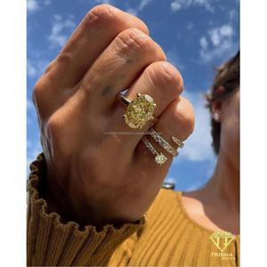 Bague de fiançailles en moissanite jaune taille coussin, or 14 carats, style solitaire, bijoux de mariage pour femme, cadeau élégant et personnalisé - Product Image 3