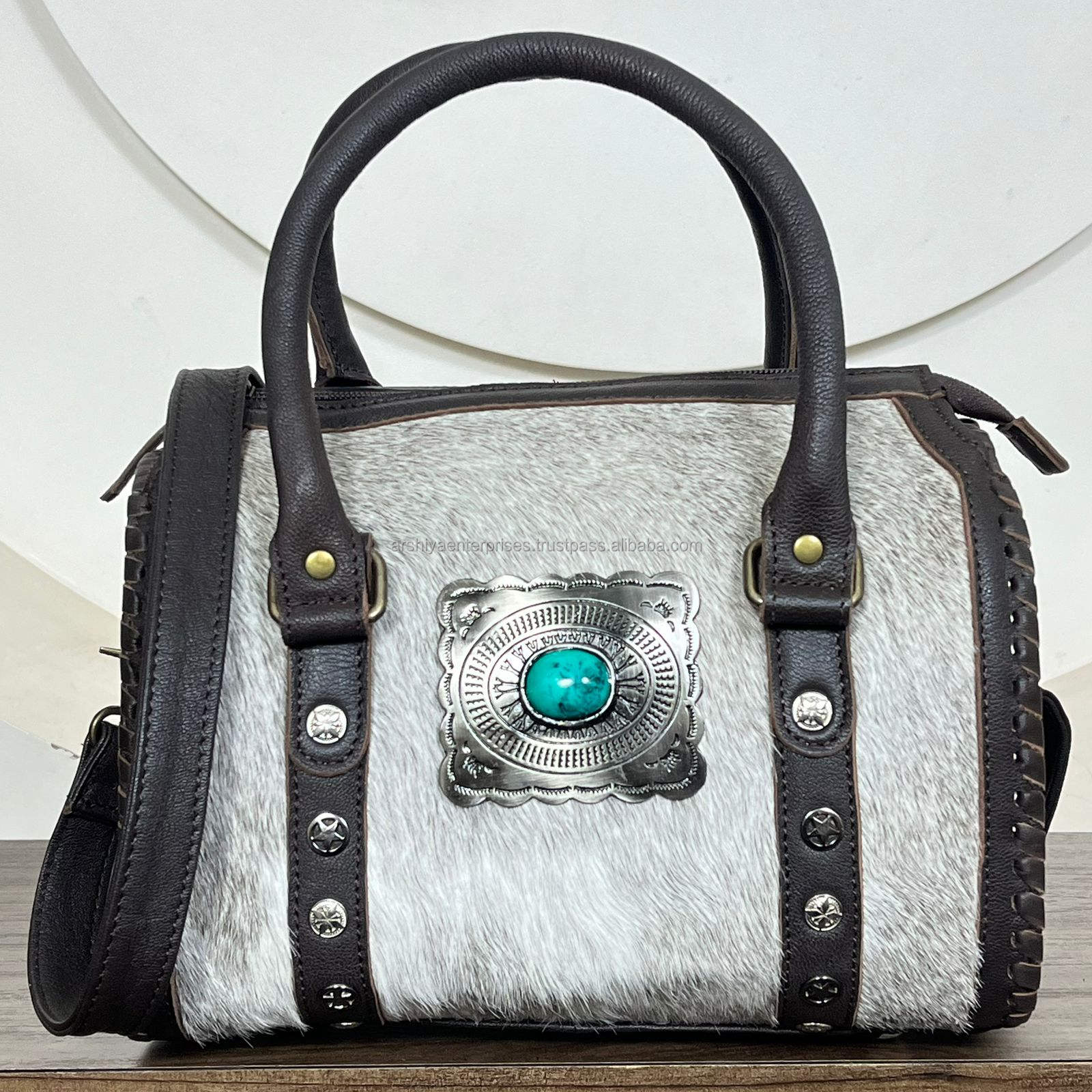 สีน้ำตาล