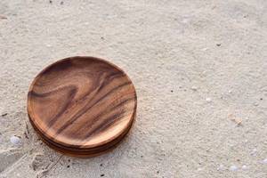 Ensemble de plateaux ronds en bois simples pour le déjeuner, le dîner, la restauration, l'hôtellerie, la table et l'utilisation quotidienne par UO India - Product Image 2