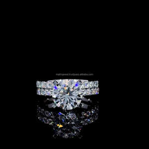 ชุดแหวนแต่งงานมอยส์ซอไนต์สีเงิน925 5CT เครื่องประดับแหวนเพชรโมอิสทรงกลมพร้อมใบรับรอง IGI - Product Image 4