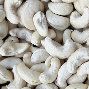 Vietnam Trusted Supplier Raw Cashew <b>Nuts</b> Cashew <b>Nuts</b> Bulk Cashew <b>Nuts</b> Exported To Dubai, EU, Middle East - Product Image 1