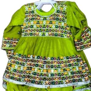 Robe en mousseline respirante de haute qualité pour enfants (filles) qualité d'exportation Readymade fantaisie robe de club pakistanaise robe de Style pakistanais - Product Image 1