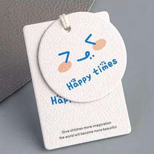 Etiquetas colgantes personalizadas para ropa con logotipo, etiquetas de papel impresas con marca privada para prendas - Product Image 2