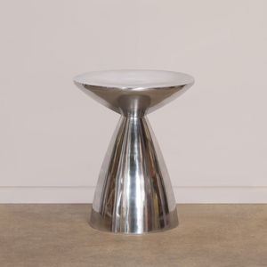 Mesa Auxiliar Alta de Metal Contemporánea con Perfil Delgado y Acabado Elegante para una Solución de Muebles que Ahorra Espacio - Product Image 6