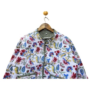 Veste élégante pour femmes indiennes, faite à la main, légère, réversible, écologique, col en V, manches longues, automne/hiver, coton, imprimé animal - Product Image 4