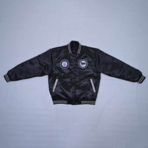 Chaqueta Bomber de Béisbol Bordada en Satén Personalizada para Hombre de Primera Calidad, la Chaqueta de Satén Más Vendida, Chaqueta Casual de Poliéster - Product Image 4