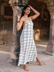 Elegante Vestido Maxi de Algodón con Estampado Artesanal, Motivo Geométrico Tradicional, Vestido de Verano con Tirantes, Vestido sin Mangas que Favorece la Figura - Product Image 5