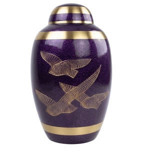 Urne funéraire de luxe vert émeraude pour cendres humaines, grande urne en métal artisanale avec oiseaux dorés gravés et bandes en laiton - Product Image 6