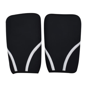 Les genouillères respirantes allient soutien compressif, construction durable et ajustement ergonomique pour un confort supérieur tout au long de la course. - Product Image 1