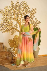 Conjunto de Anarkali de georgette sintético con encaje elegante y estampado digital de diseñador, con parte inferior y dupatta, completamente cosido y listo para usar. - Product Image 5