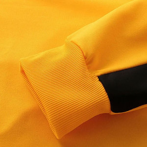 เสื้อสเวตเชิ้ตคอกลมผู้ชาย ปี 2026 แบบถักสีตัดต่อ ทรงปกติ สวมใส่สบาย แขนเสื้อแบบแร็กแลน สีเหลือง ขาว ดำ สำหรับขาย - Product Image 5