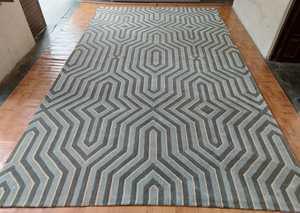 Tapis douillets tuftés à la main pour des sols de salon élégants - Product Image 2