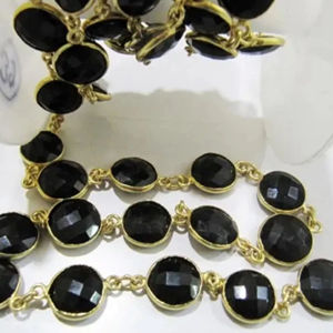 Chaîne de connecteurs à facettes en spinelle noire naturelle, forme pièce de monnaie, style briolette - Product Image 1