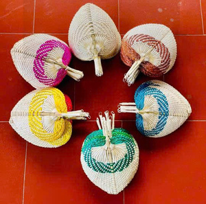 Abanico Plegable de Bambú Vintage, Hecho a Mano, con Patrón Grabado, Decoración para Fiestas, Regalo - Product Image 4