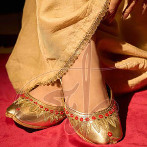 Zapatos Khussa para Mujer, Antideslizantes, Parte Superior de Cuero Sintético, Suela Antideslizante, Colores y Tallas Personalizables, Venta Directa de Fábrica desde Pakistán - Product Image 4