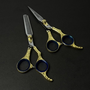Kits d'outils de coiffure les plus demandés : ensembles de ciseaux de barbier en acier inoxydable personnalisables pour la coupe, l'éclaircissement et la finition des cheveux - Product Image 1