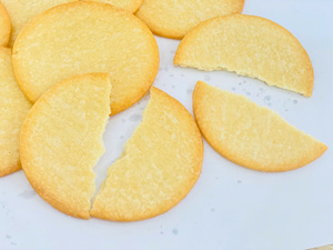 Authentic Libra Atela Corn Crackers 150g Round Crispy Biscuits <b>Box</b> Pack Snack Ready to Provide Free Samples - Product Image 6