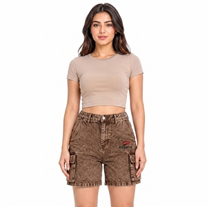 Shorts polyvalents pour femmes, effet délavé, alliant des matériaux confortables, une coupe décontractée et un design lavé tendance pour un usage quotidien décontracté. - Product Image 1