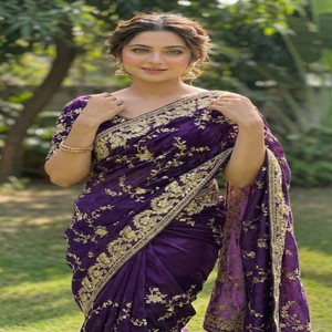 VASTRA COTTAGE Sari de Seda Satinada Pura y Suave con Bordado de Lentejuelas y Zari, Borde con Ribete y Blusa Elegante - Product Image 2