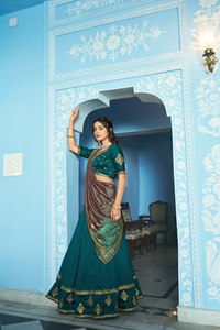 Lehenga Choli en soie douce brodé de sequins, best-seller, pour femmes, tenue de mariage indienne, provenant d'Inde - Product Image 3