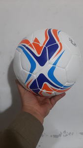 Balón de Fútbol Híbrido de Entrenamiento Duradero de 32 Paneles 2026 al por Mayor con Costuras Cosidas y Material de PU para Entrenamiento OEM - Product Image 4