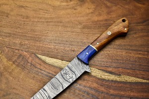 Cuchillo de Filetear de Lujo Damascus de BA Enterprises |   Cuchillo de 512 capas con hoja forjada de borde serrado y punta caída, mango de madera Pakka pulido - Product Image 2
