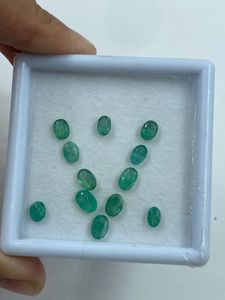 พลอยมรกตธรรมชาติคุณภาพดีที่สุดจากแซมเบีย รูปทรงวงรี 4.20 กะรัต ขนาด 3x5-4x6 มม. จี้ห้อยคอ เครื่องประดับชั้นดี ขายส่ง - Product Image 2