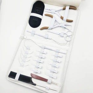 Kit d'outils pour extensions capillaires en plastique, ensemble d'installation et de retrait avec pinces, peignes et ciseaux pour l'application de tissages capillaires en acier inoxydable - Product Image 1