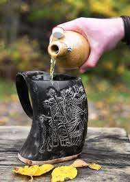 Taza de Cuerno para Beber, Taza de Café con Base de Madera, Cuerno Vikingo con Acabado Pulido Brillante Hecho a Mano - Product Image 3