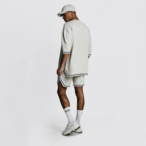 Ensemble de plage pour homme personnalisé, t-shirt à manches courtes en tissu éponge et short, motif uni, respirant, style streetwear - Product Image 4