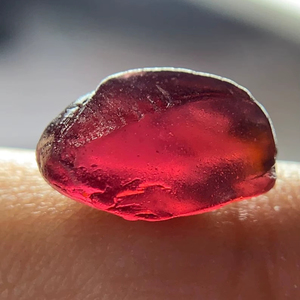 Natural Umbalite Garnet Rough <b>Crystal</b> 4.70 Carat Collector Grade Untreated Africa Faceting Cutting Quality Gemstone - Product Image 1