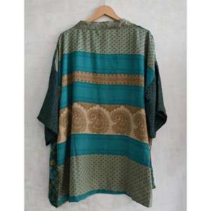 Kimono Corto de Seda India Hecho a Mano de Lujo para Mujer, Ropa de Dormir Estampada, Ropa de Estar por Casa - Product Image 4