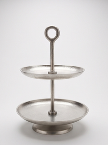 Soporte de Pastel de 2 Niveles de Metal Plateado Premium con Base de Pedestal y Asa de Lazo, Plato de Exhibición y Servicio de Repostería Martillado - Product Image 2