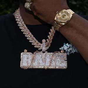 จี้เพชรโมอิสซาไนต์สีโรสโกลด์แบบ Iced Out พร้อมจี้ตัวอักษรเงินชุบโรเดียม สร้อยคอคริสตัลสำหรับผู้ชาย สวมใส่ได้ทุกวันและในงานปาร์ตี้ - Product Image 3