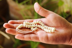 Tasbih de prière islamique de haute qualité en os de buffle, 100 perles, forme naturelle, éco-responsable, fait main, Subha musulmane, prix bas - Product Image 4