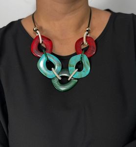 Collar de cadena de acrílico rojo transparente, joyería llamativa de resina gruesa con eslabones, gargantilla para mujer, accesorios de cuello, ropa y accesorios de vestir. - Product Image 3