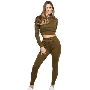 Conjunto de dos piezas de ropa para mujer talla grande con logo personalizado 2023, top corto y falda, trajes de dos piezas para mujer - Product Image 3