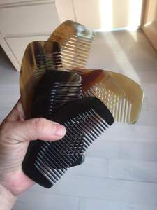 Peine de cuerno de búfalo natural de dientes finos para un peinado preciso, modelado de barba, equipo profesional de barbería - Product Image 4