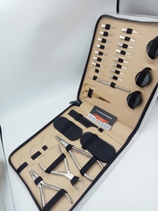 Kit de herramientas para extensiones de cabello con acabado espejo, al por mayor, con logotipo personalizado, que incluye pinzas para microperlas, pinzas de sujeción con velcro y peine para cabello - Product Image 6
