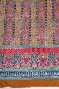 Tela con estampado floral de rayas color camel y borde ornamental para diseño de kurti, material para vestido, tela para ropa étnica. - Product Image 3