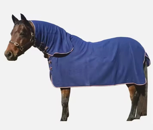 Couvertures d'équitation de haute qualité, fabriquées en tissu imperméable et respirant, idéales pour le confort du cheval. - Product Image 2