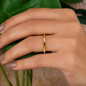 แหวนมอสซาไนต์ชุบทองคำขาว 14K ประดับเพชรทรงกลม สำหรับผู้หญิง ของขวัญแต่งงานสำหรับเธอ - Product Image 3