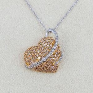 Collier pendentif cœur en dôme avec diamant naturel taille brillant 1,45 carats total, en argent sterling plaqué or, serti à griffes, tendance, pour femme, idéal pour mariage - Product Image 1