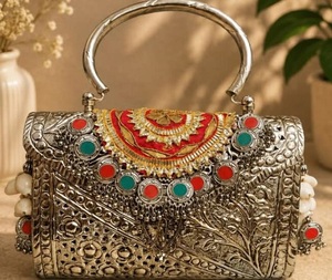 Bolso de Mano Elegante para Aniversario de Bodas, Chapado en Oro, Hecho a Mano, Forma Personalizada, Tallado, Artesanía Tayyab F S - Product Image 5